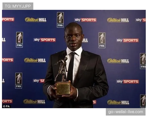 博格巴与坎特的中场调度如何体现分散驱动趋势