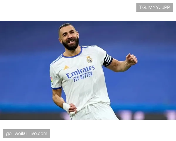 本泽马进攻角色进化：从辅助者到终结者的转型机制与能力跃迁