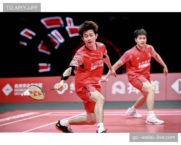 梁伟铿比赛间隙掏出戒指狂炫，有点明星架势了？