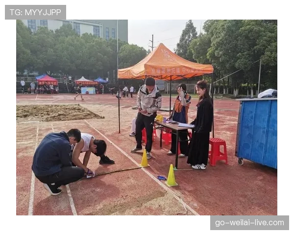 裁判职责：比赛判罚、场上秩序与VAR介入的职责划分